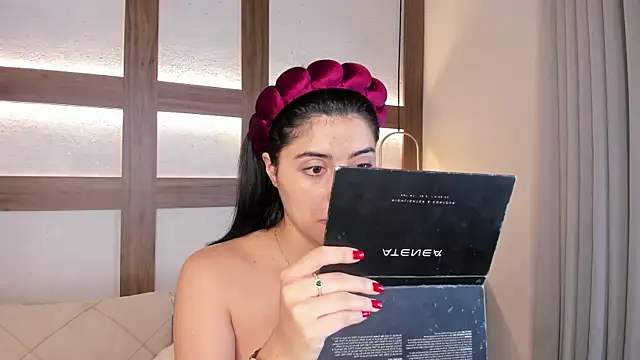 SarhaVega online show from 04/21/26, 01:17