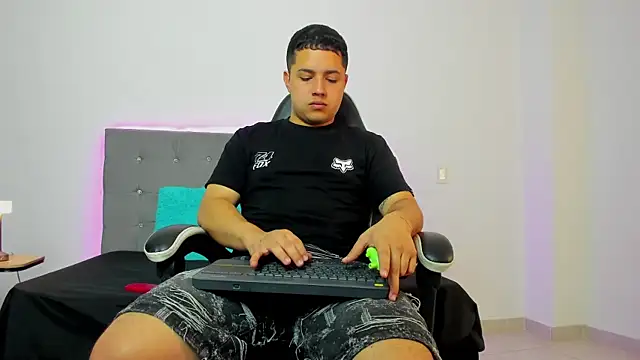 bry hill online show from 12/03/25, 01:20