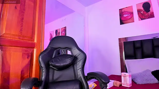 ValeryTs1 online show from 04/15/26, 06:37