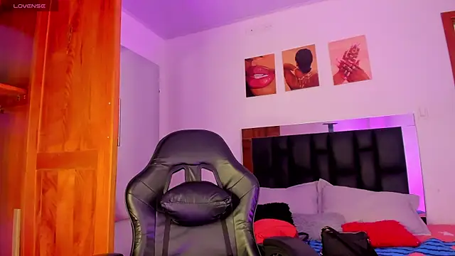 ValeryTs1 online show from 04/18/26, 06:34