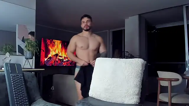 Valenthino Salvatore online show from 04/19/26, 03:17