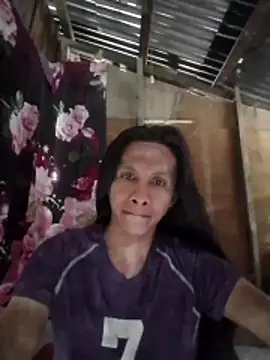 lovelycarla32 online show from 12/15/25, 03:00