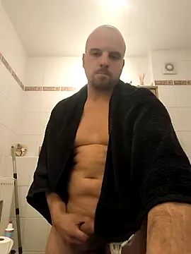 Phoenix2310 online show from 12/16/25, 09:53