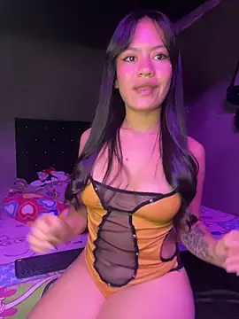 Snapshot of GiiaaFox chatting on 12/02/25, 06:03 GiiaaFox online show from 12/02/25, 06:03