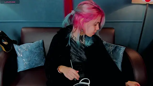 LiraBelle online show from 01/14/26, 09:59