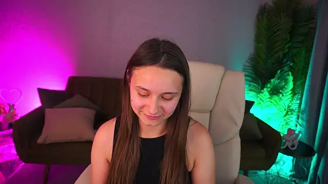TinyNatalie online show from 07/05/26, 04:19
