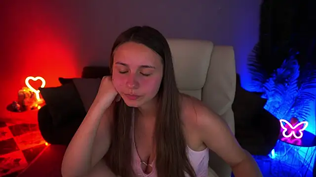 TinyNatalie online show from 07/08/26, 08:46