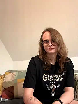 norafack33 online show from 12/14/25, 04:45