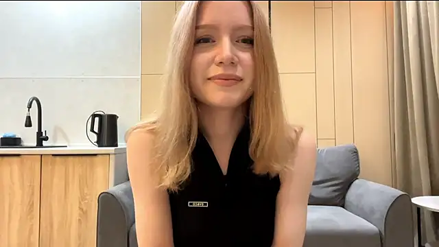 Snapshot of Alice_meow15 chatting on 11/26/25, 08:32 Alice meow15 online show from 11/26/25, 08:32