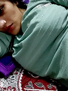 Snapshot of Hot_hania chatting on 11/27/25, 04:42 Hot hania online show from 11/27/25, 04:42