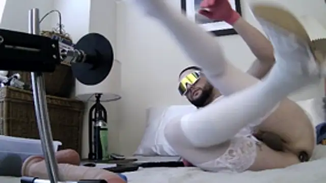 Snapshot of MasochSissy4U chatting on 03/13/26, 07:42 MasochSissy4U online show from 03/13/26, 07:42