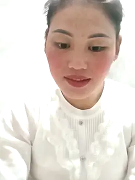 lynae-0 online show from 12/03/25, 02:26