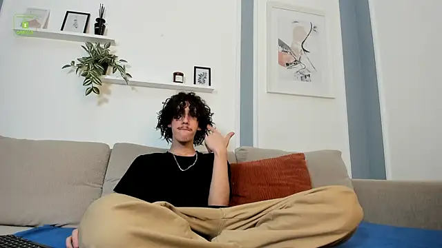 Snapshot of Dilan_Wolfe chatting on 12/04/25, 05:21 Dilan Wolfe online show from 12/04/25, 05:21