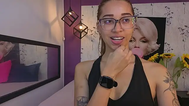 Snapshot of Antonella_mc chatting on 05/04/26, 12:45 Antonella mc online show from 05/04/26, 12:45