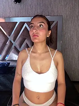 ZoeJohnson Pink online show from 11/25/25, 12:49