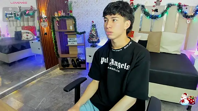 kaelwolf tay online show from 12/22/25, 07:33