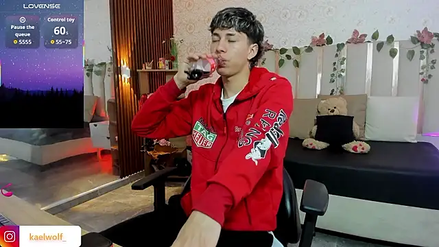 kaelwolf tay online show from 02/02/26, 07:12