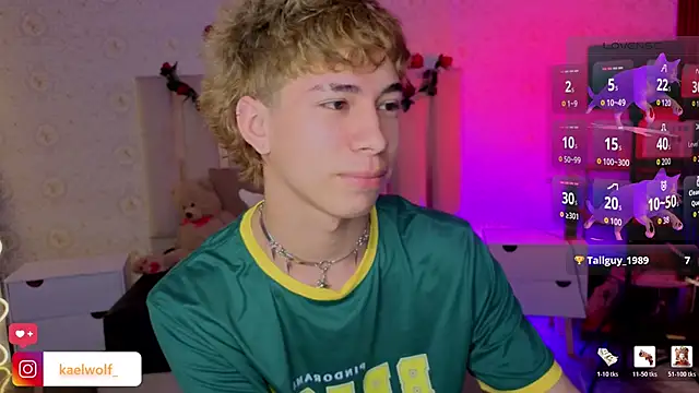 kaelwolf tay online show from 04/14/26, 07:31