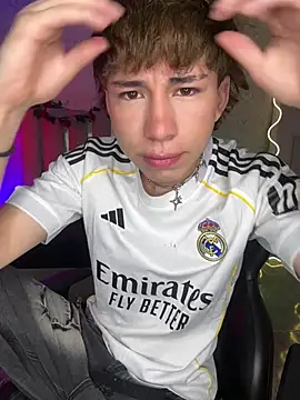 Snapshot of kaelwolf_tay chatting on 04/30/26, 11:49 kaelwolf tay online show from 04/30/26, 11:49