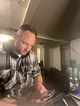 famous1tad online show from 04/12/26, 10:20