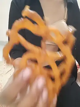 Snapshot of Alpee_kumri chatting on 01/12/26, 05:07 Alpee kumri online show from 01/12/26, 05:07