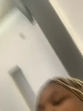 cuddlegiantbear online show from 12/03/25, 08:23