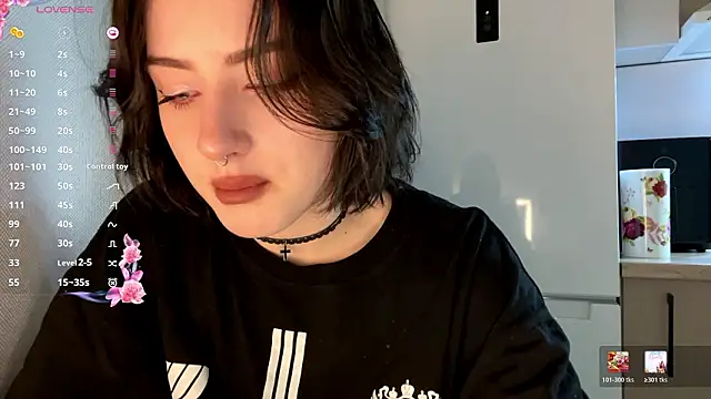 Snapshot of Meowluly chatting on 02/18/26, 01:51 Meowluly online show from 02/18/26, 01:51