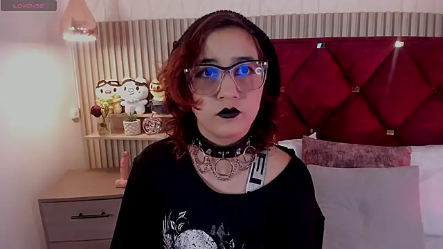 Snapshot of Kiri_Velvet chatting on 05/14/26, 08:48 Kiri Velvet online show from 05/14/26, 08:48