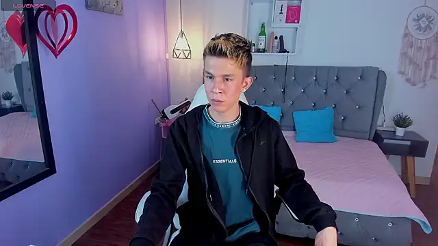 Juaan Diick online show from 03/04/26, 04:57