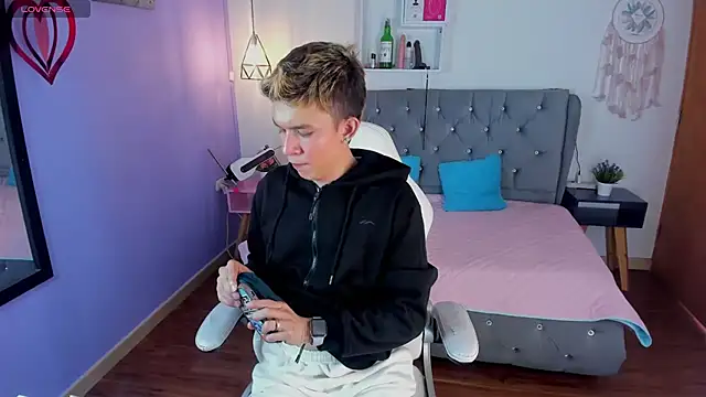 Juaan Diick online show from 03/05/26, 06:37