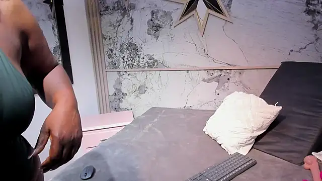 ZoeCollin online show from 07/22/26, 07:38