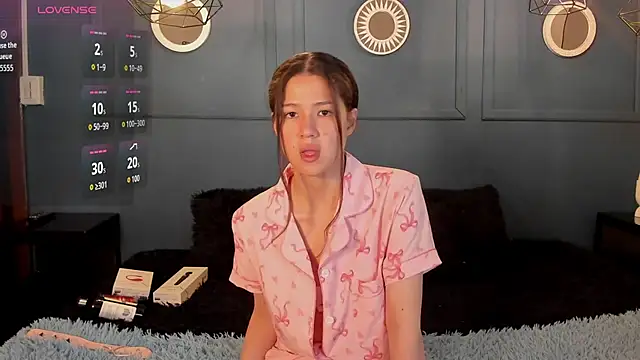 Snapshot of Skyy_bloom chatting on 12/04/25, 11:52 Skyy bloom online show from 12/04/25, 11:52