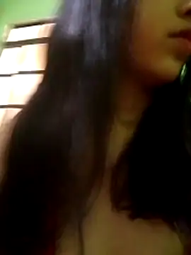 Snapshot of dallylah chatting on 03/18/26, 01:47 dallylah online show from 03/18/26, 01:47