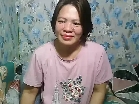 Snapshot of Smilinglovely chatting on 12/18/25, 11:55 Smilinglovely online show from 12/18/25, 11:55