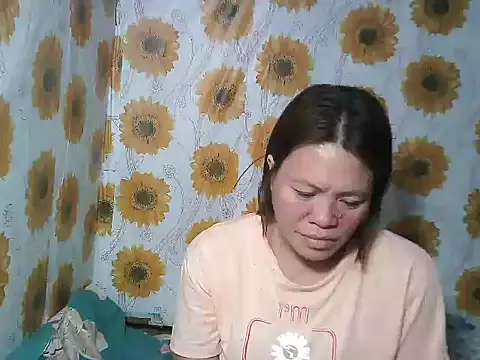 Snapshot of Smilinglovely chatting on 02/03/26, 02:53 Smilinglovely online show from 02/03/26, 02:53