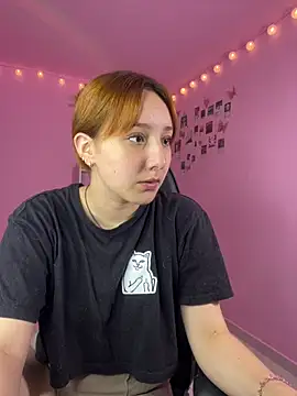 Snapshot of Davne_ chatting on 04/26/26, 01:03 Davne online show from 04/26/26, 01:03