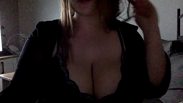 Blue-Coxy online show from 12/15/25, 10:03