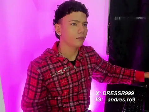 Snapshot of secret_justin7 chatting on 12/04/25, 12:03 secret justin7 online show from 12/04/25, 12:03