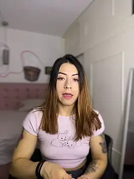 Snapshot of MaddieHunter chatting on 12/04/25, 01:42 MaddieHunter online show from 12/04/25, 01:42