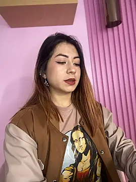 Snapshot of MaddieHunter chatting on 12/05/25, 01:31 MaddieHunter online show from 12/05/25, 01:31