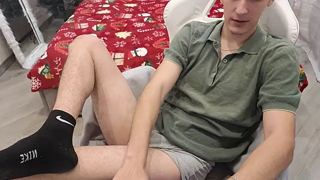 MoonlinSkinn online show from 12/19/25, 08:10