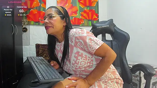 Miss clarepocahose online show from 04/08/26, 01:49