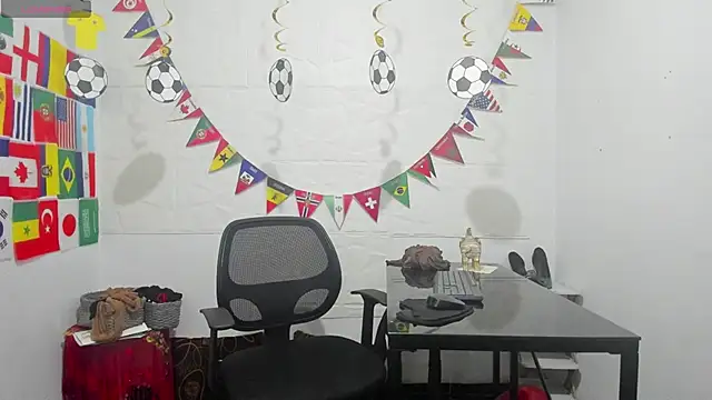 Snapshot of Miss_clarepocahose chatting on 06/22/26, 12:45 Miss clarepocahose online show from 06/22/26, 12:45