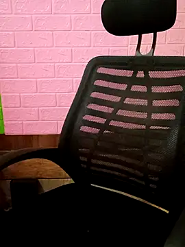 Snapshot of Lily-ross22 chatting on 07/20/26, 01:13 Lily-ross22 online show from 07/20/26, 01:13