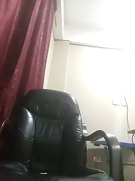 LovelyHughes online show from 04/21/26, 11:51