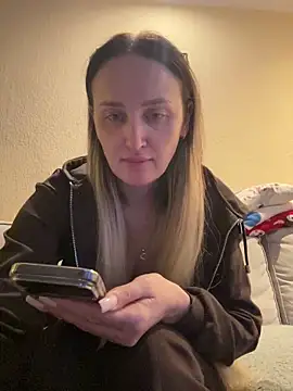 Snapshot of TomilaSi chatting on 01/06/26, 04:00 TomilaSi online show from 01/06/26, 04:00