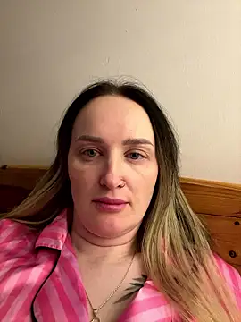 Snapshot of TomilaSi chatting on 01/07/26, 09:50 TomilaSi online show from 01/07/26, 09:50