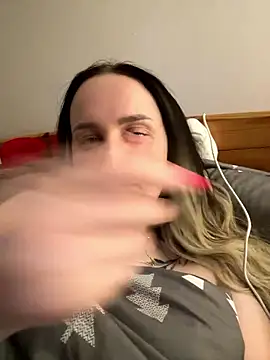 Snapshot of TomilaSi chatting on 01/11/26, 12:26 TomilaSi online show from 01/11/26, 12:26