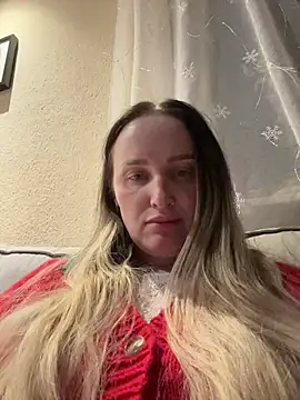 Snapshot of TomilaSi chatting on 01/13/26, 05:40 TomilaSi online show from 01/13/26, 05:40