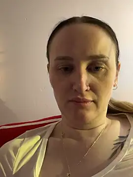 Snapshot of TomilaSi chatting on 01/15/26, 08:12 TomilaSi online show from 01/15/26, 08:12